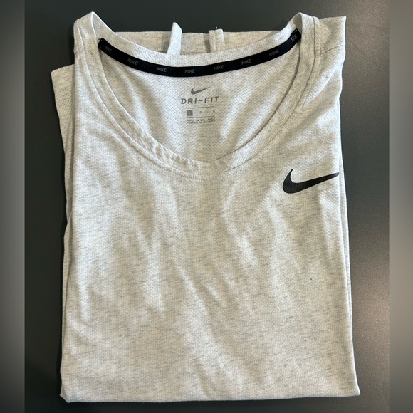 Nike Dri-Fit Men’s Tee Size: L - Picture 2 of 5